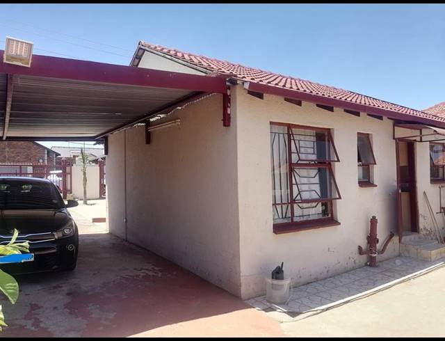 2 BEDROOM HOUSE FOR SALE IN LOTUS GARDENS